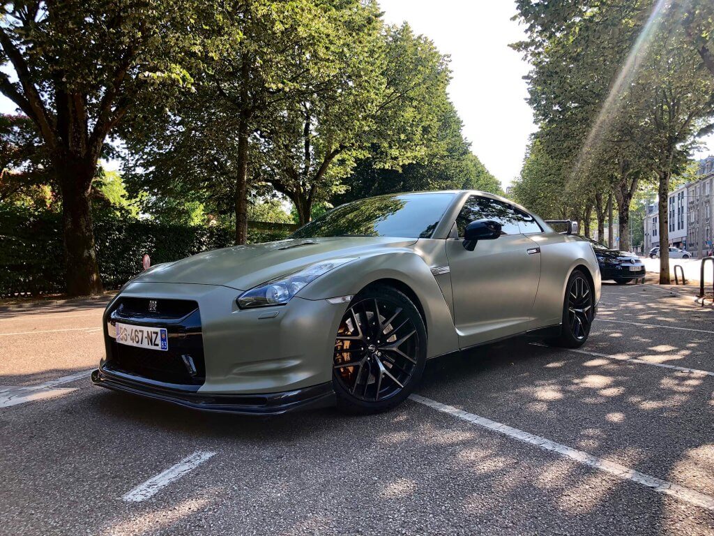 total covering nissan gtr
