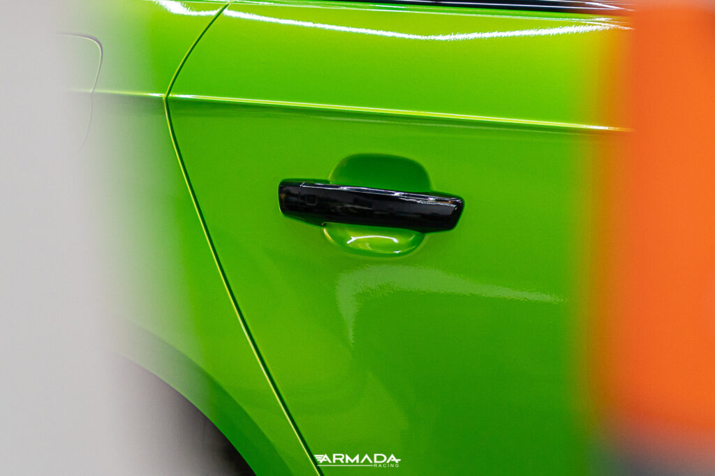Total covering Hexis Wasabi Green sur une Audi RS3 par Armada Racing