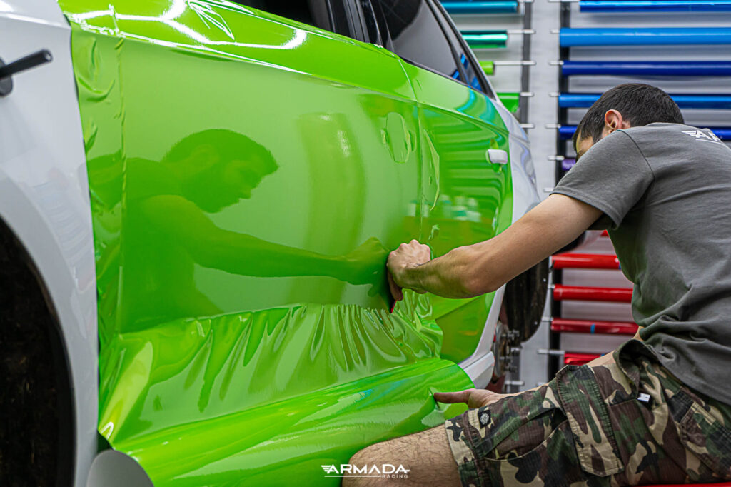 Total covering Hexis Wasabi Green sur une Audi RS3 par Armada Racing