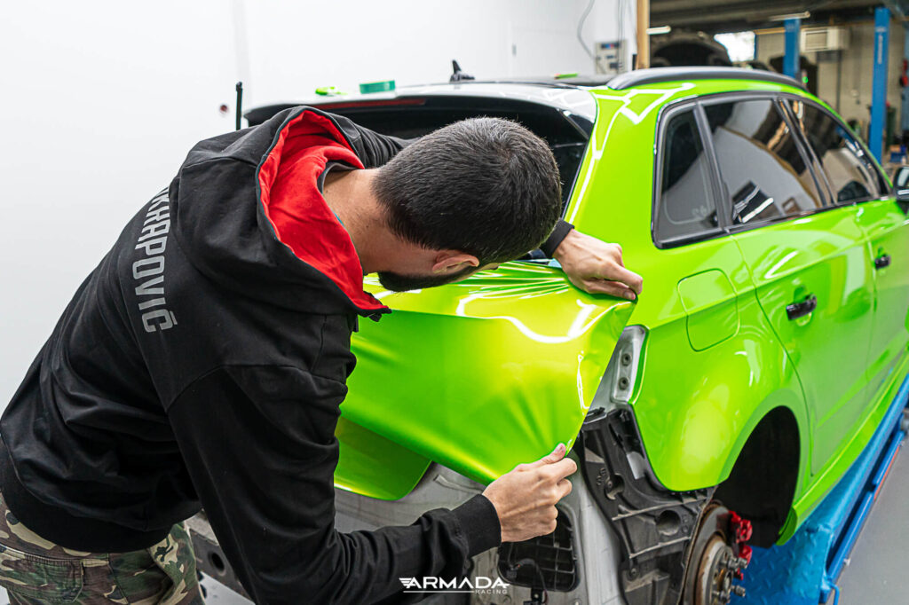 Total covering Hexis Wasabi Green sur une Audi RS3 par Armada Racing