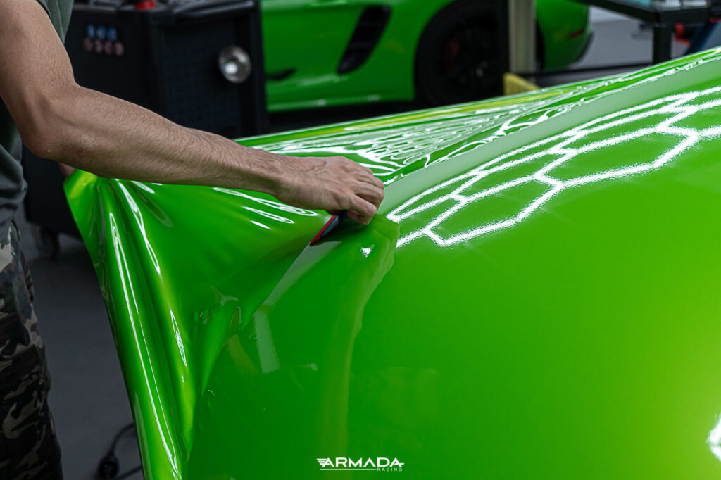 Total covering Hexis Wasabi Green sur une Audi RS3 par Armada Racing